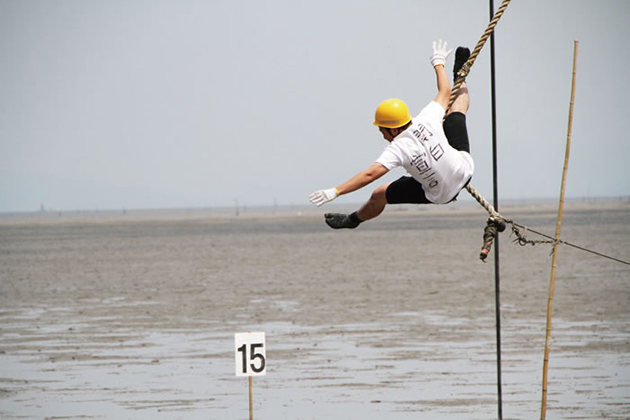 泥の中の大運動会 ガタリンピック 厄介者を資源化する視点 15年8月号 事業構想オンライン