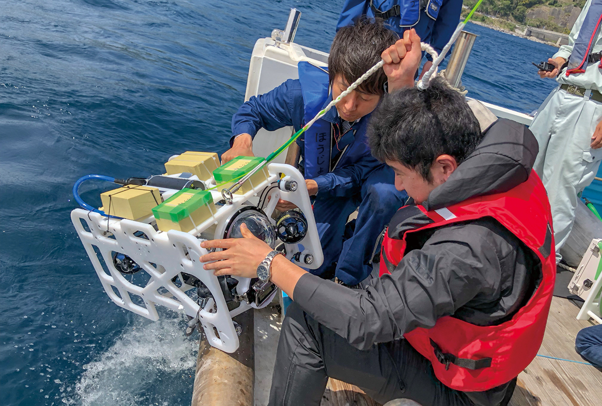 水中ドローンで世界初の深海1000m達成 筑波大発ベンチャー | 2018年11