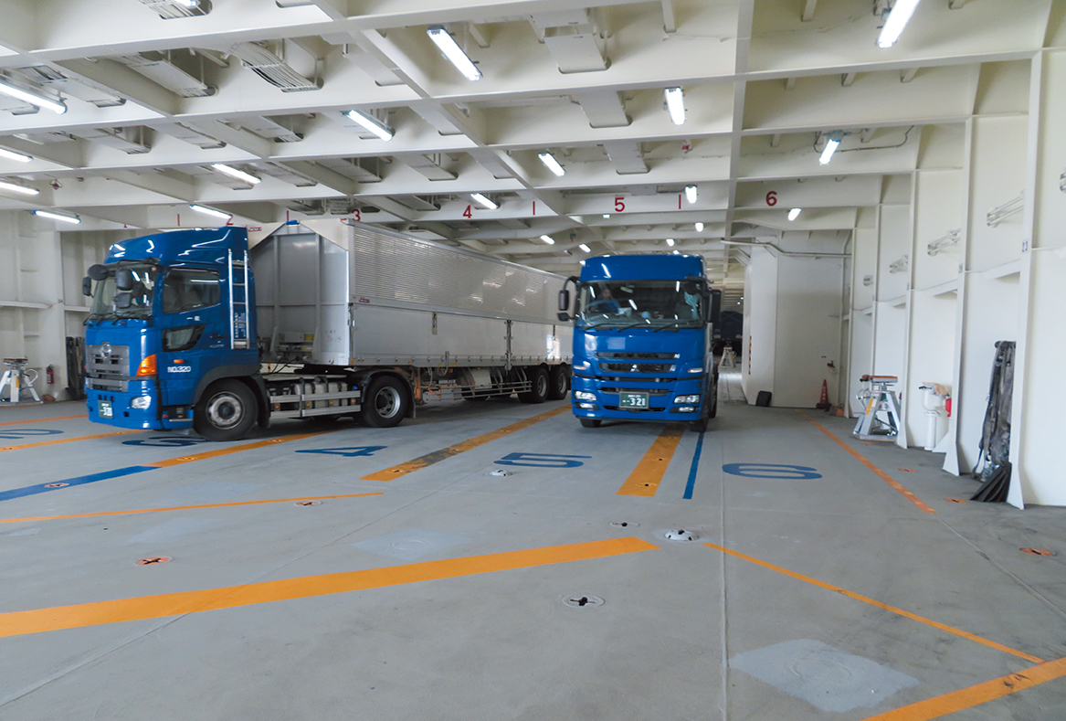 RORO船による海陸一貫輸送で、脱炭素や人手不足に貢献 | 2024年4月号