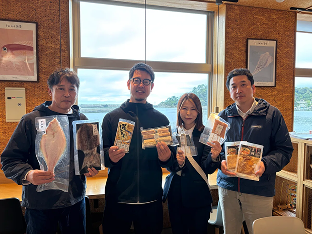 左から　河合さん、名里さん、中村さん、野村さん