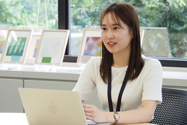「仕事とそれ以外の時間はしっかり切り替えてリフレッシュ。旅行に行ったり、友人と会ったり、推し活をしたり…… 余暇時間も充実させています」
