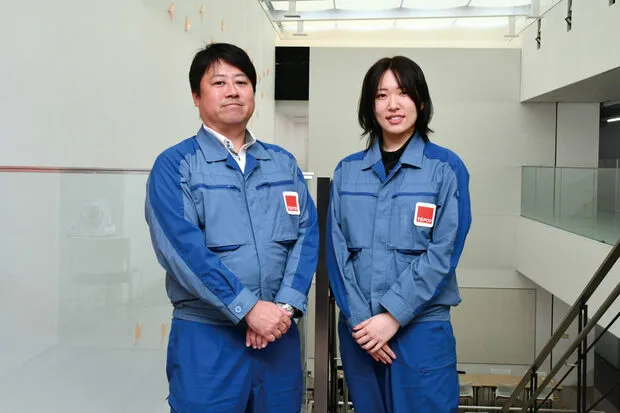 三瓶哲世さん（左）上沼栞愛奈さん（右）