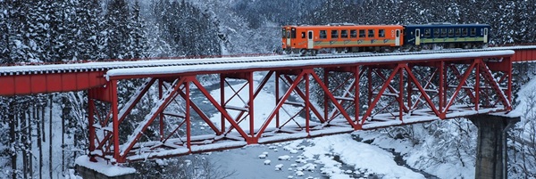 地域特集・人口増減率最下位脱出への道　秋田県