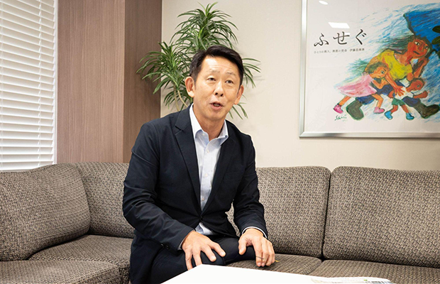 代表取締役社長　井上充治氏