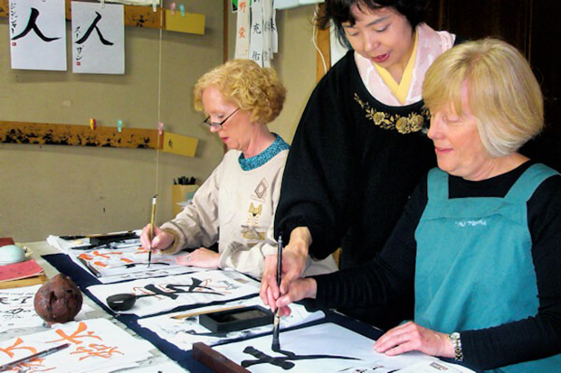 訪日外国人向けの文化体験プログラム（書道）