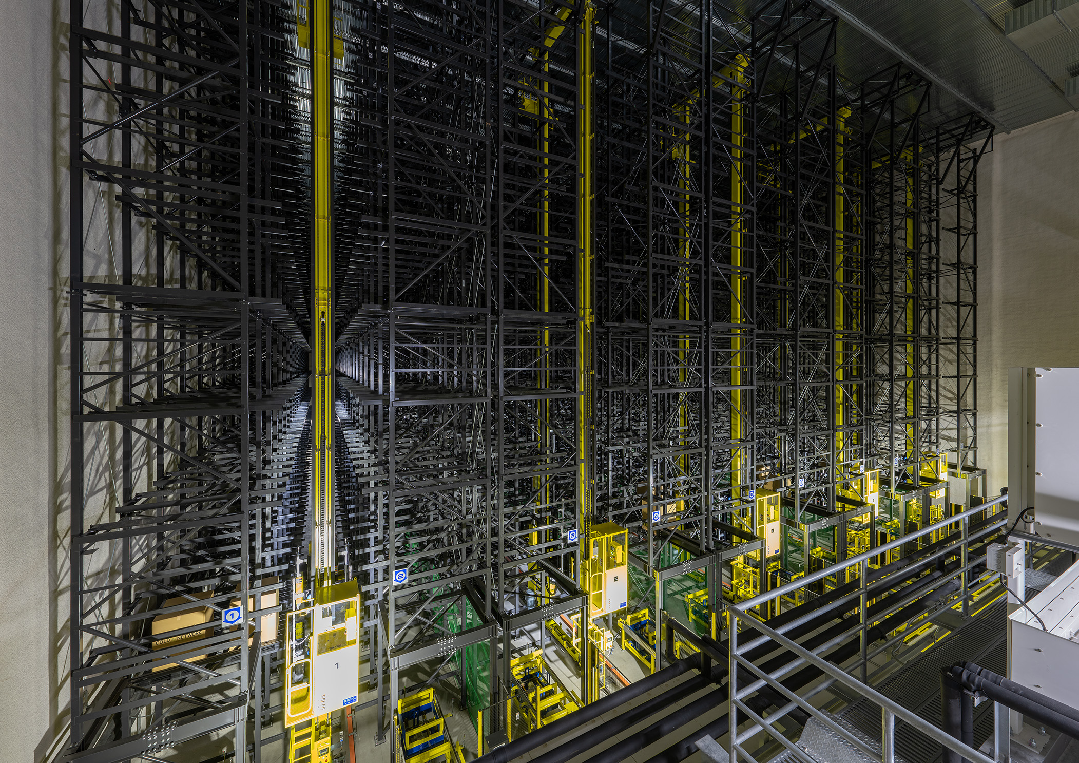 logi flag tech所沢ラック_クレーン