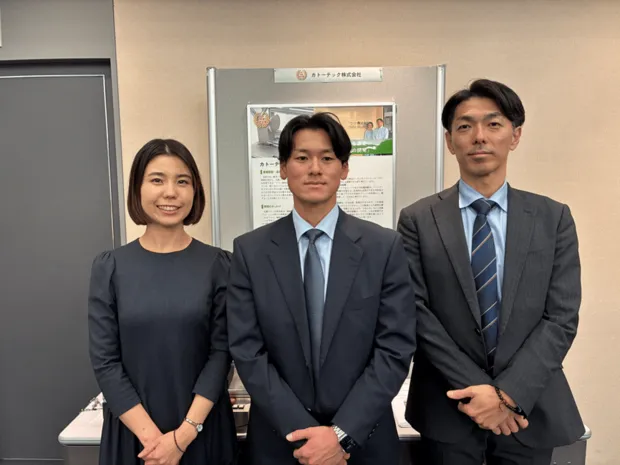 （左から広報PR担当：松本 羽留 氏、営業課主任：小倉 光平 氏、常務取締役：河内 敬 氏)