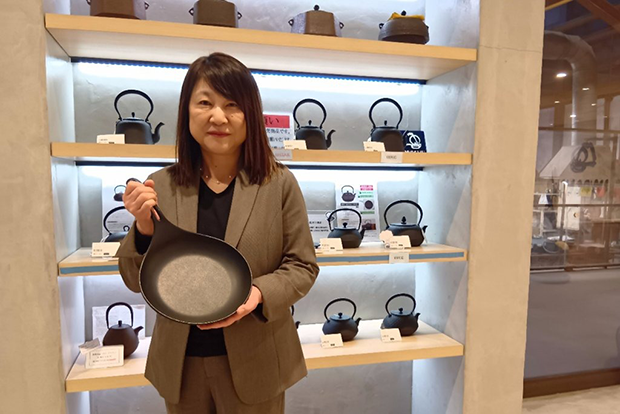 フライパンなどの調理器具も好評だという