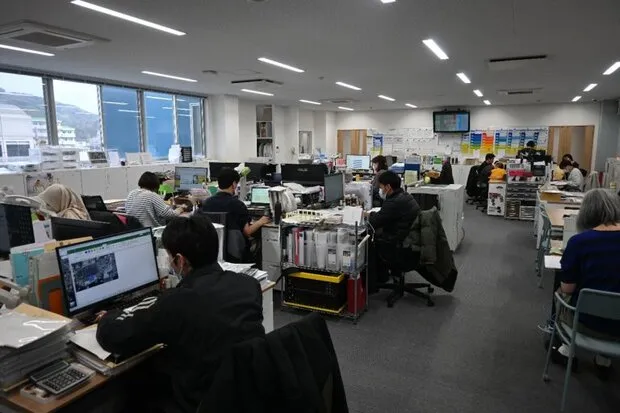 本社3階の広々としたオフィス空間