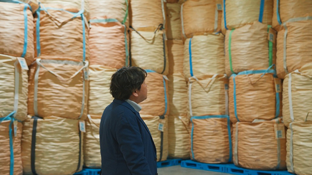 永井氏とフレコンバッグ