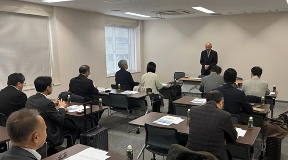 現地視察では、地域の取り組みについてヒアリングおよび意見交換を実施