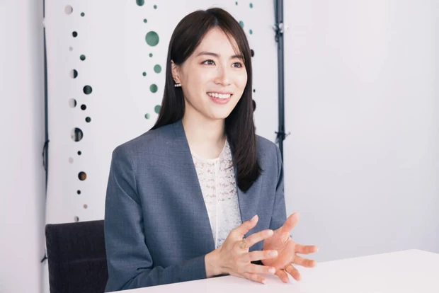 「アナウンサー時代は自分の『色』を出そうと悩み、模索していました」