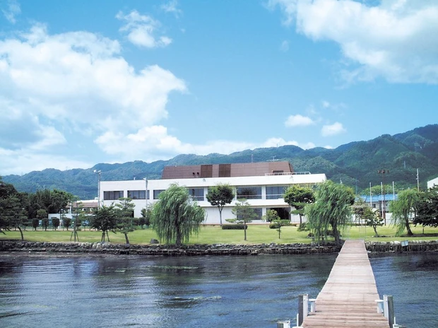 大塚食品琵琶湖研究所（滋賀県大津市）