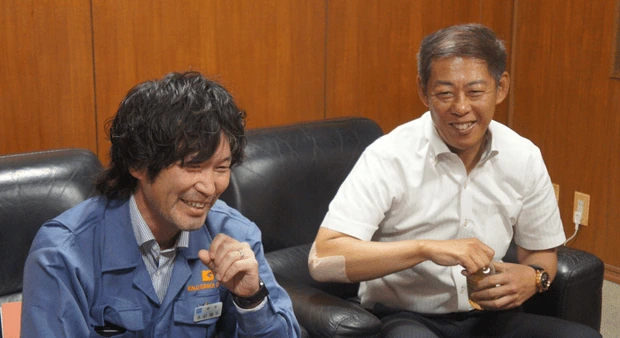 当時のことを思い出しながら、笑顔になる水田さん、太田社長