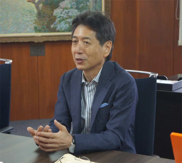 開発の歴史を振り返る山本社長