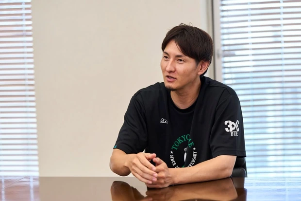 岡田氏は、家族や地域ごと包み込むコミュニティづくりに励んでいる