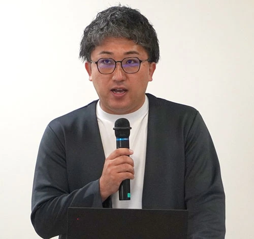 中期経営計画を発表する和田祐樹常務執行役員