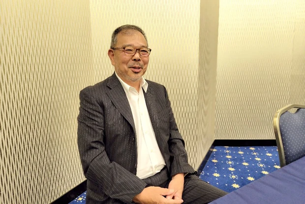飛騨の家具のすばらしさを伝える白川さん
