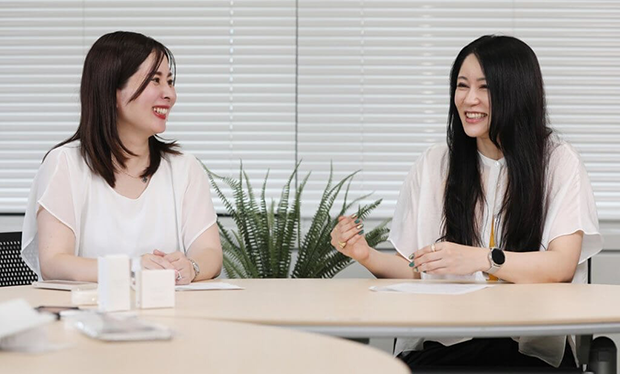 (左から)オラレの権藤さん、キヤノンMJの西塚さん
